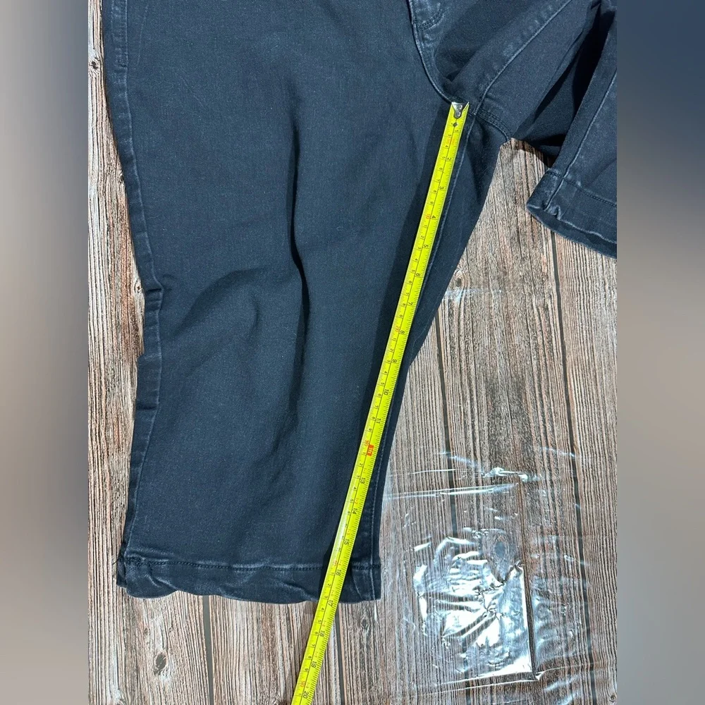 D. Jeans 20W Plus Size Black Denim Stretch Capri Jeans
